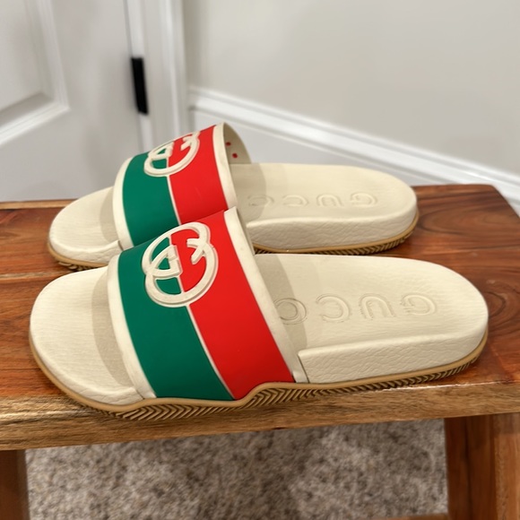 Authentic Gucci Interlocking G slide sandal - Picture 6 of 8